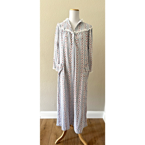 Lanz of Salzburg Nightgown S Cotton Flannel White Blue Red Floral Vintage USA - Picture 1 of 9